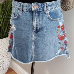💐NWOT💐ZARA💐AMAZING EMBROIDERED JEAN SKIRT💐🌹